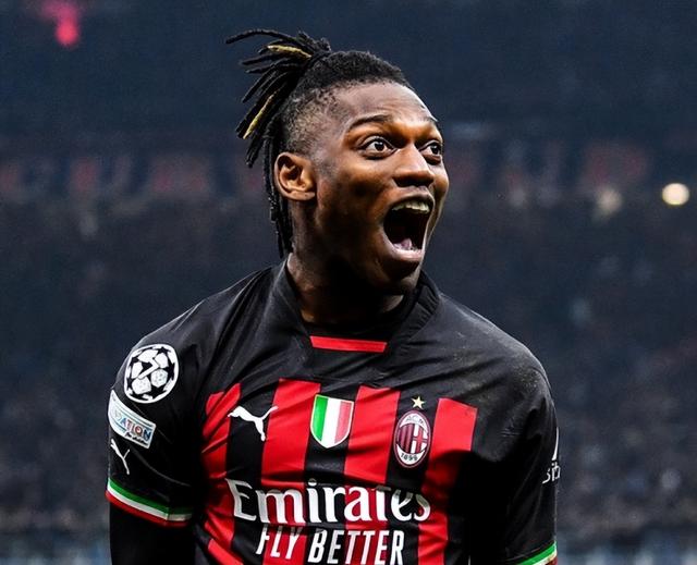 IM官网-巴萨压哨绝杀巴黎，全场沸腾！经典一战再现传奇