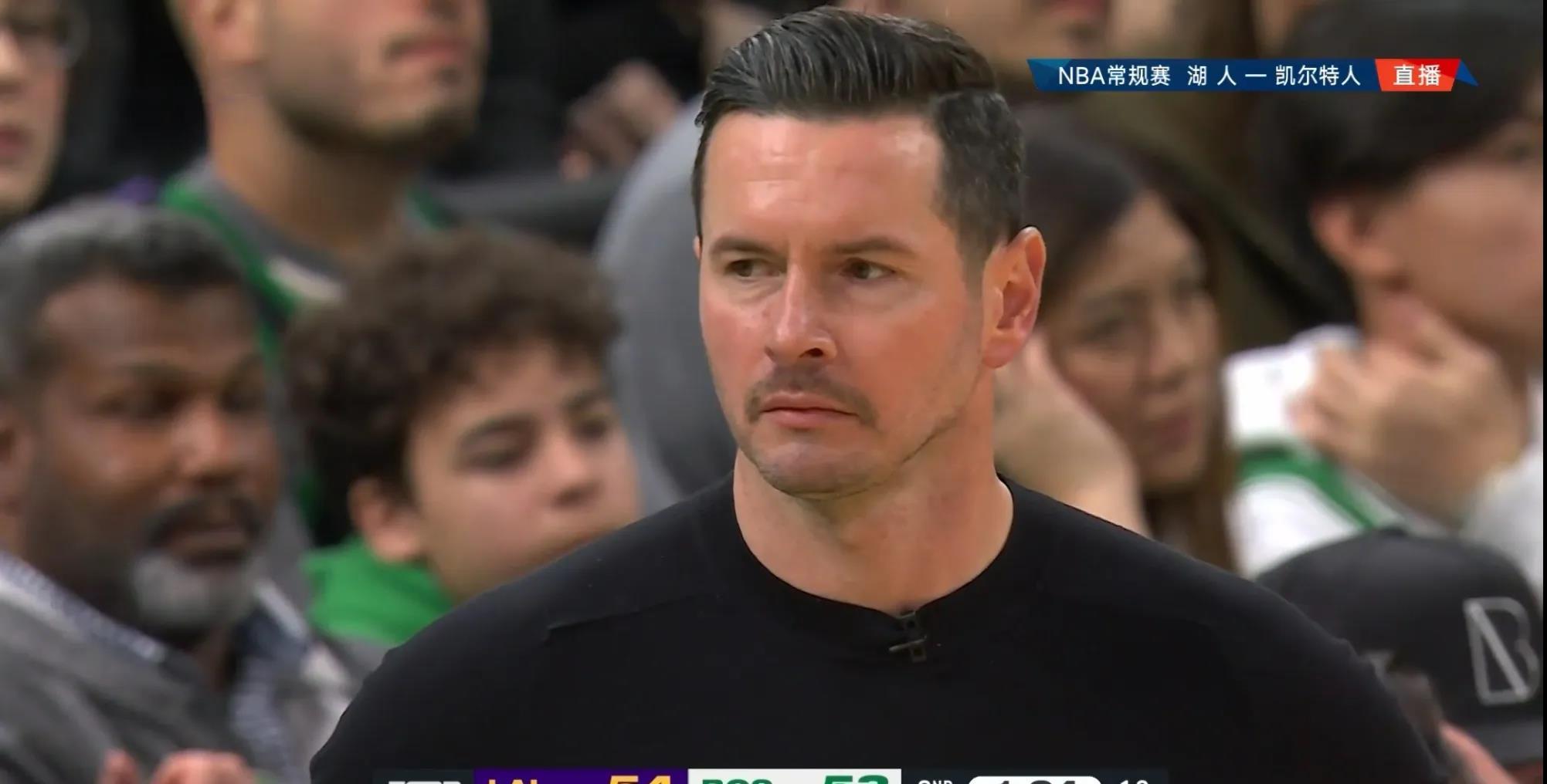 IM体育平台博彩-湖人在比赛中受伤退赛，凯尔特人主帅表示担忧